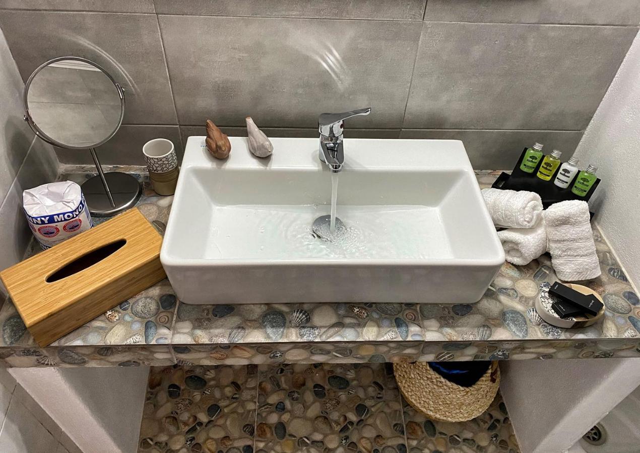 Milos Gem Suites Inn Pachaina Luaran gambar